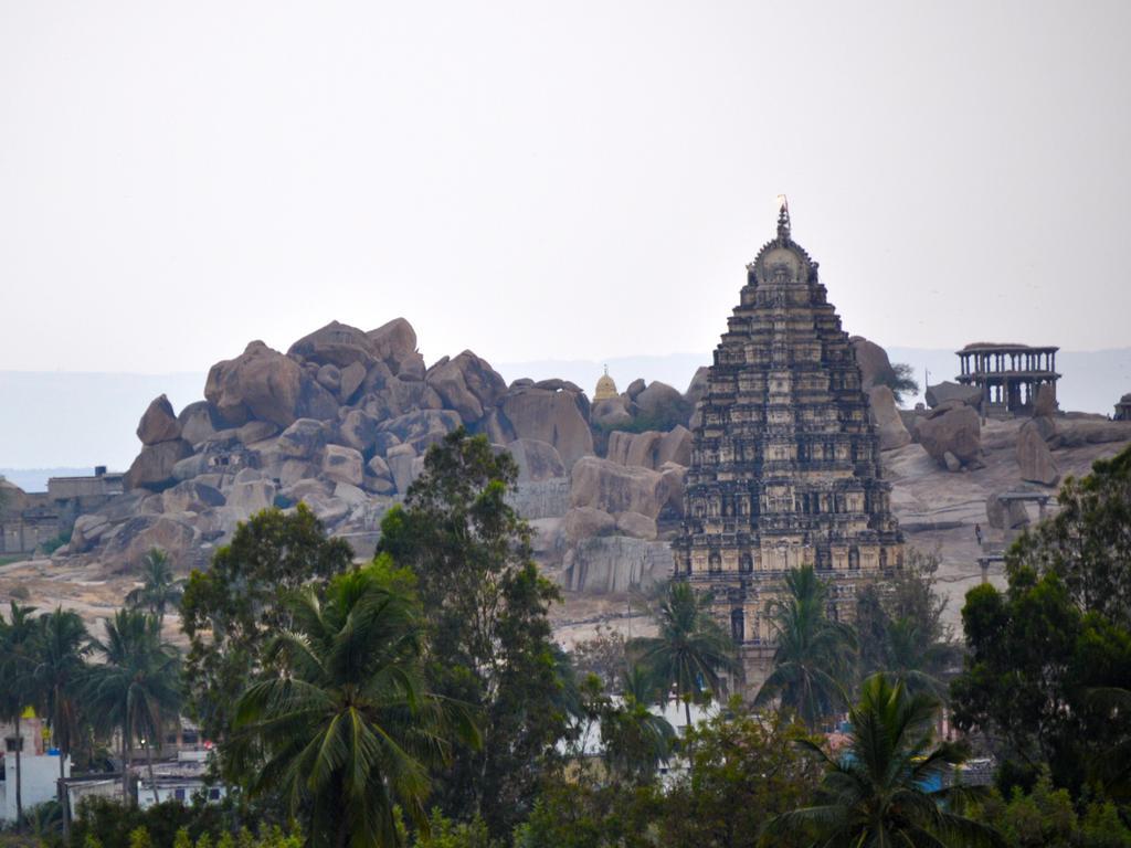 Uma Shankar Hampi Exterior foto
