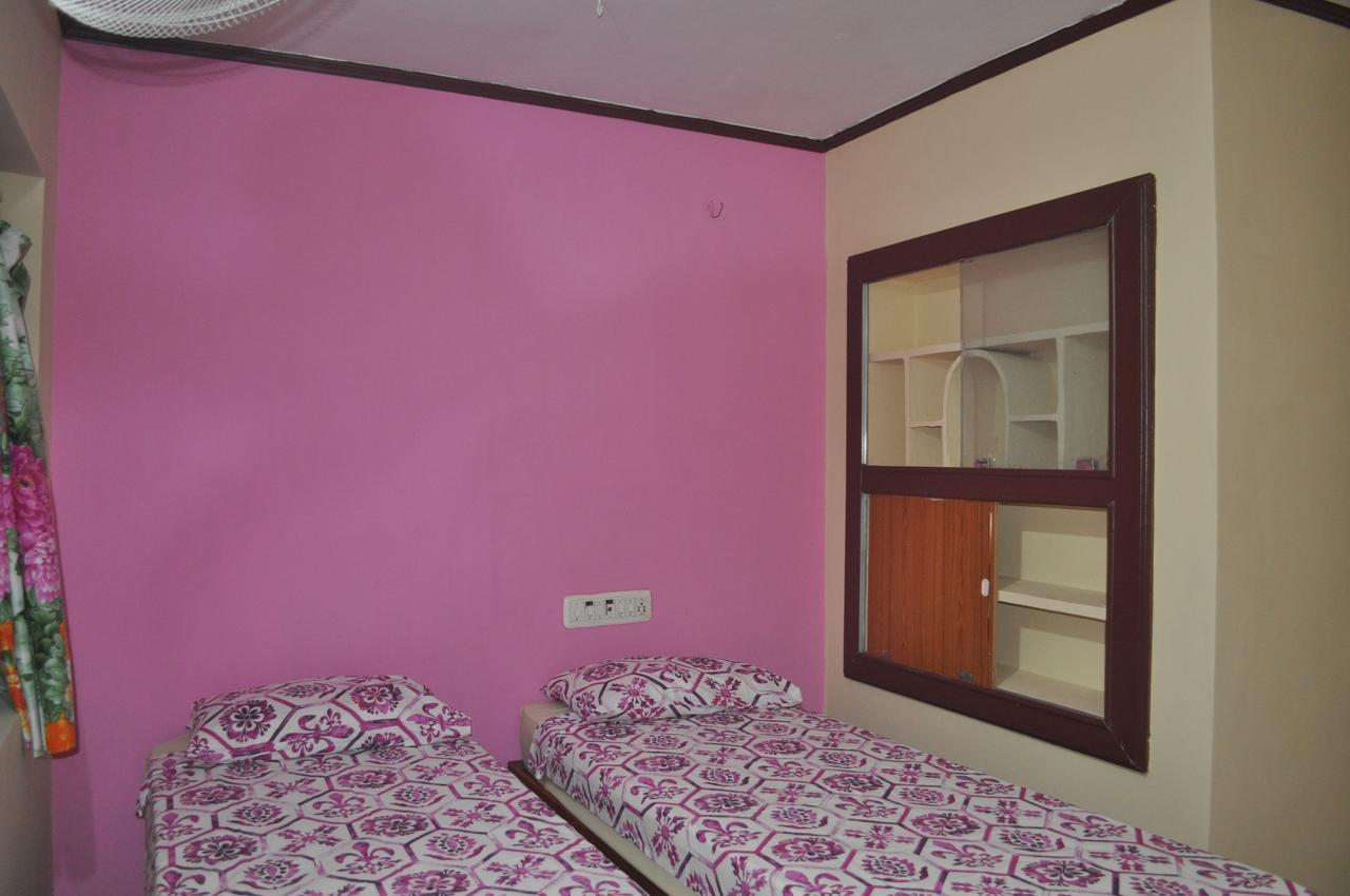 Uma Shankar Hampi Zimmer foto